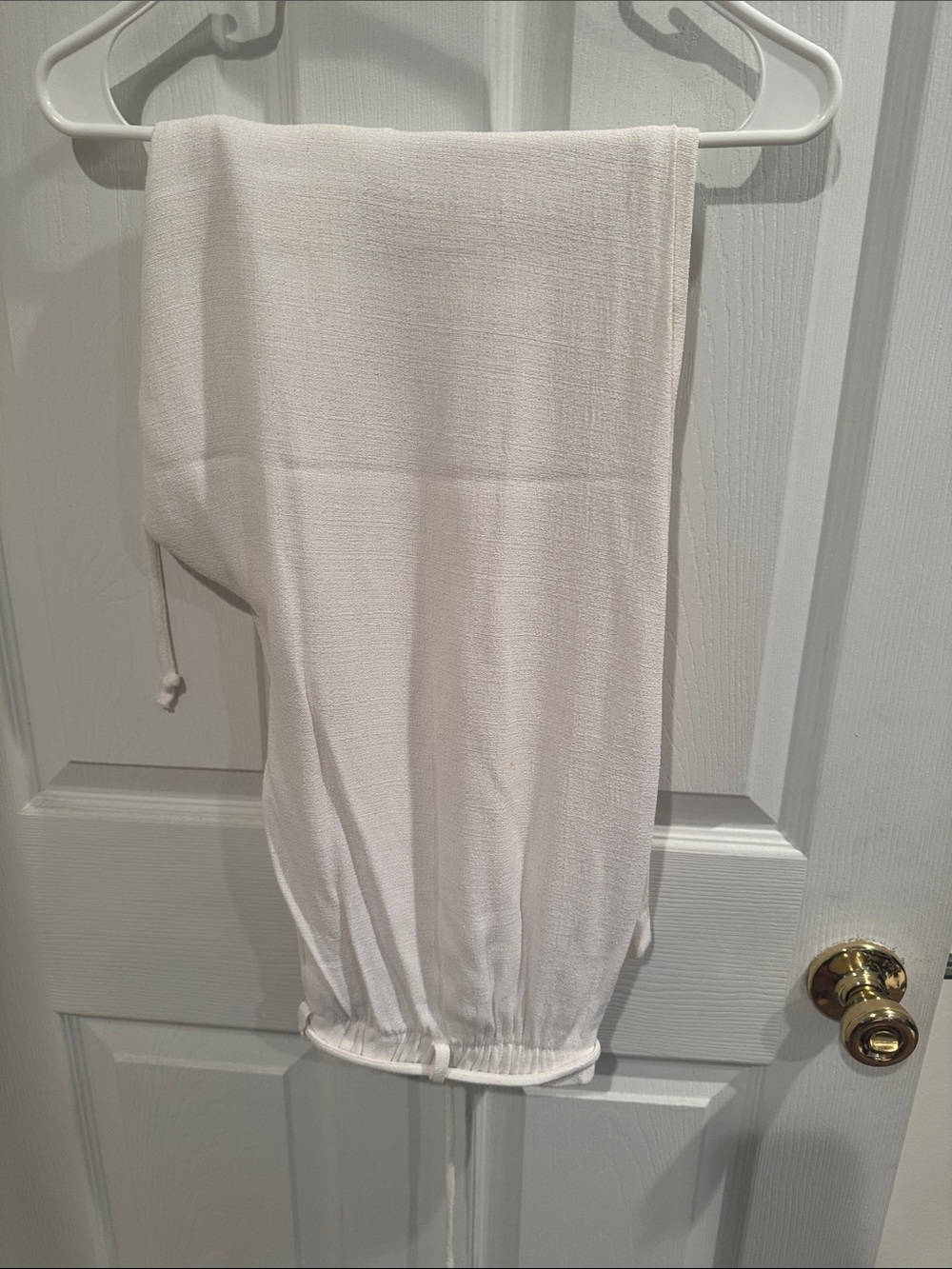Women’s White Pull-On Jogger Pants